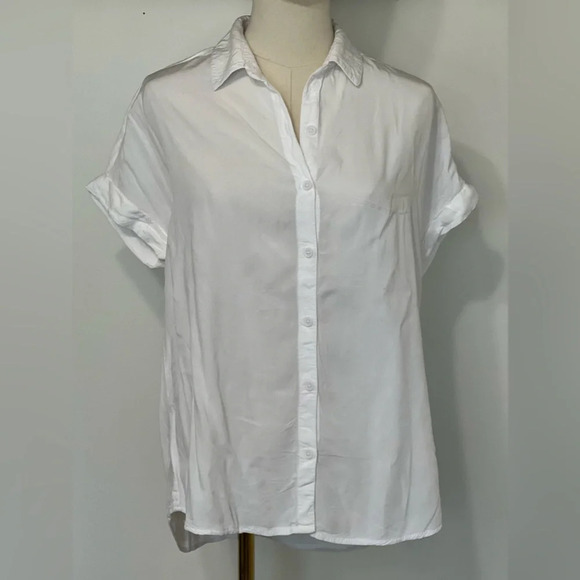 BEACHLUNCHLOUNGE White Short Sleeve Button Up Blouse Size Small - Picture 2 of 8